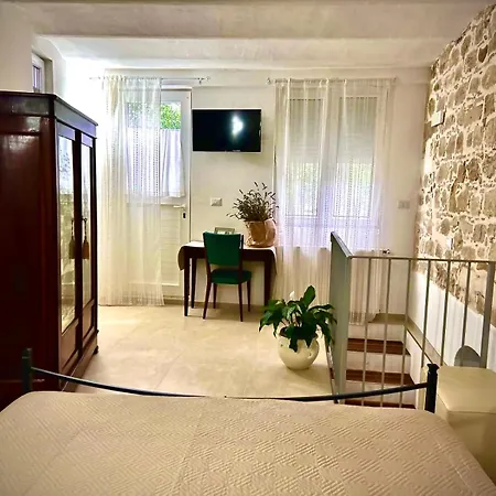 Couette-café L'oasi Nel Centro 3*
